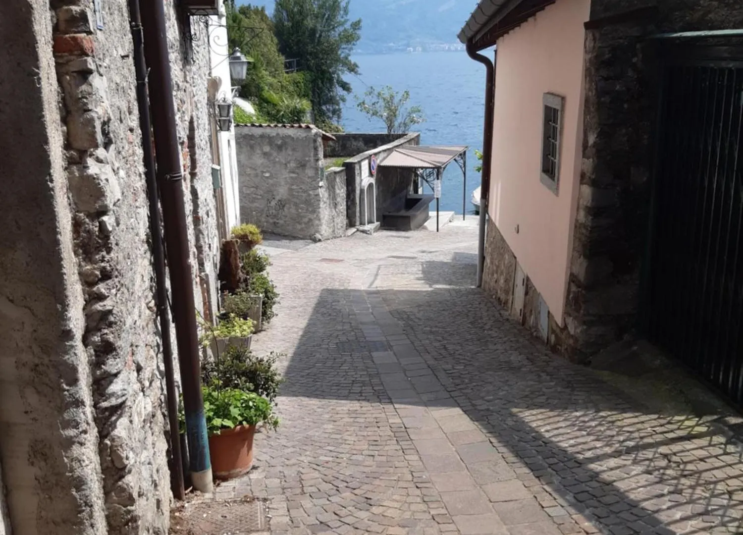 A 2 Passi Dal Lago Oliveto Lario 0*,  Włochy